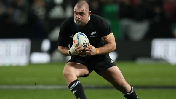 Rugby: McCaw lauds 100-game prop