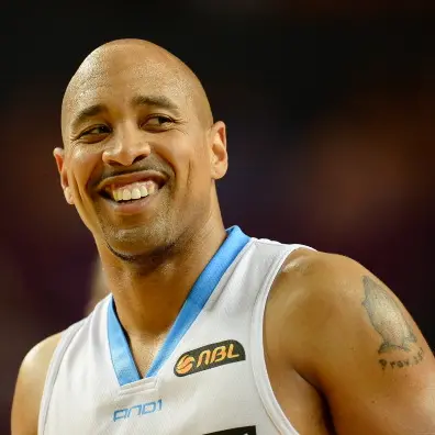 Basketball: Breakers bag big win over Kings
