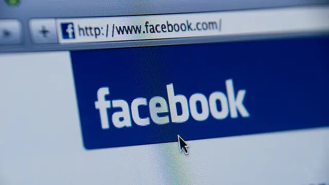 Facebook threatens to stop Australians sharing news stories