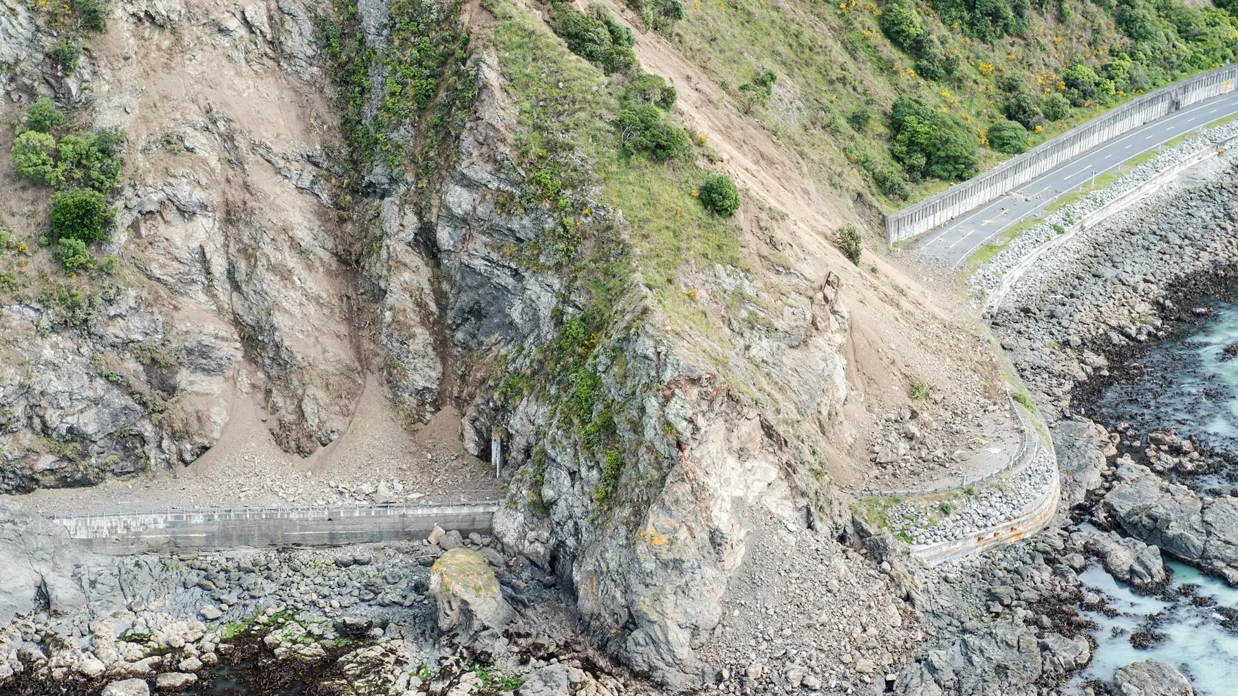 Environmental concerns over Kaikoura landslip work