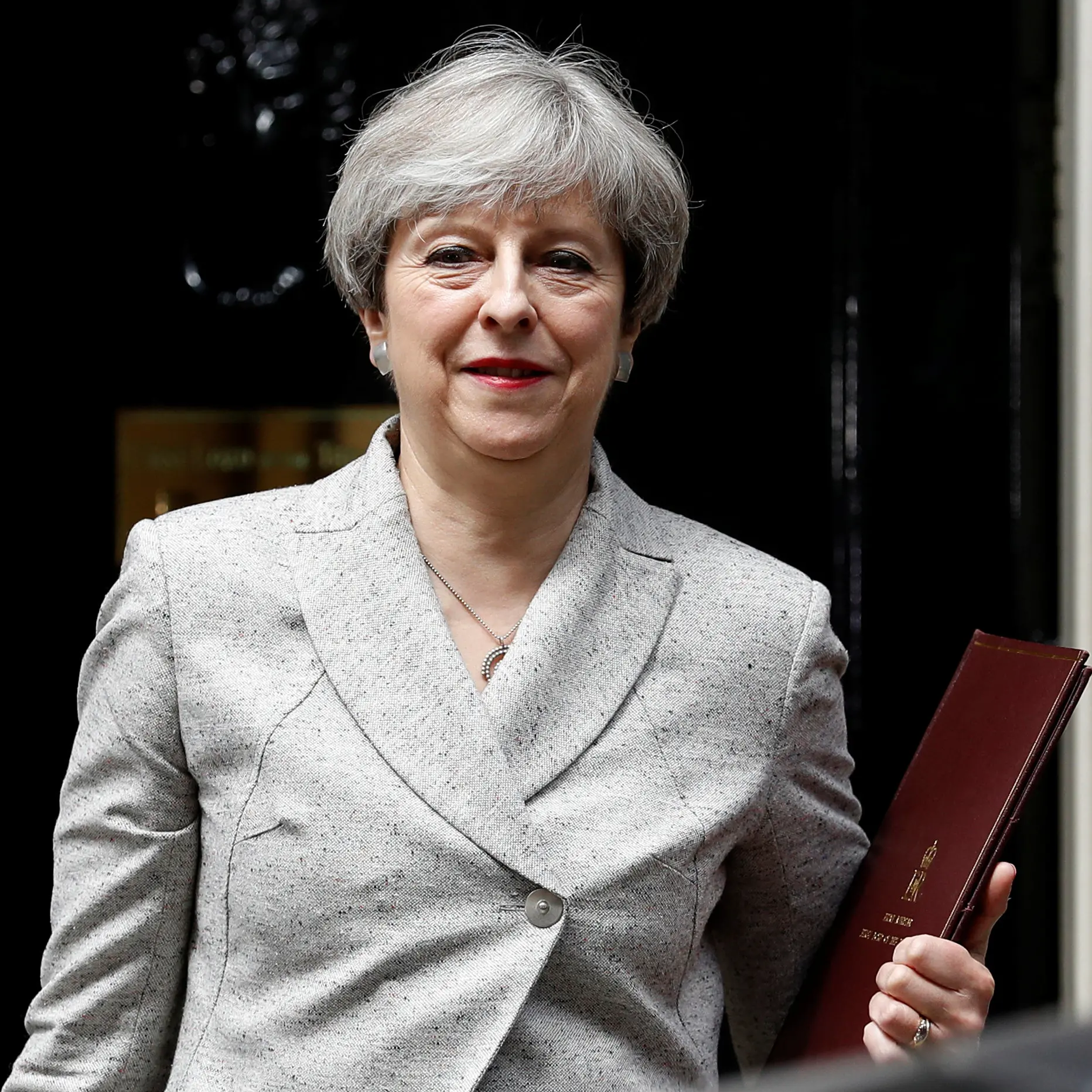May nears deal with Northern Irish 'kingmakers'