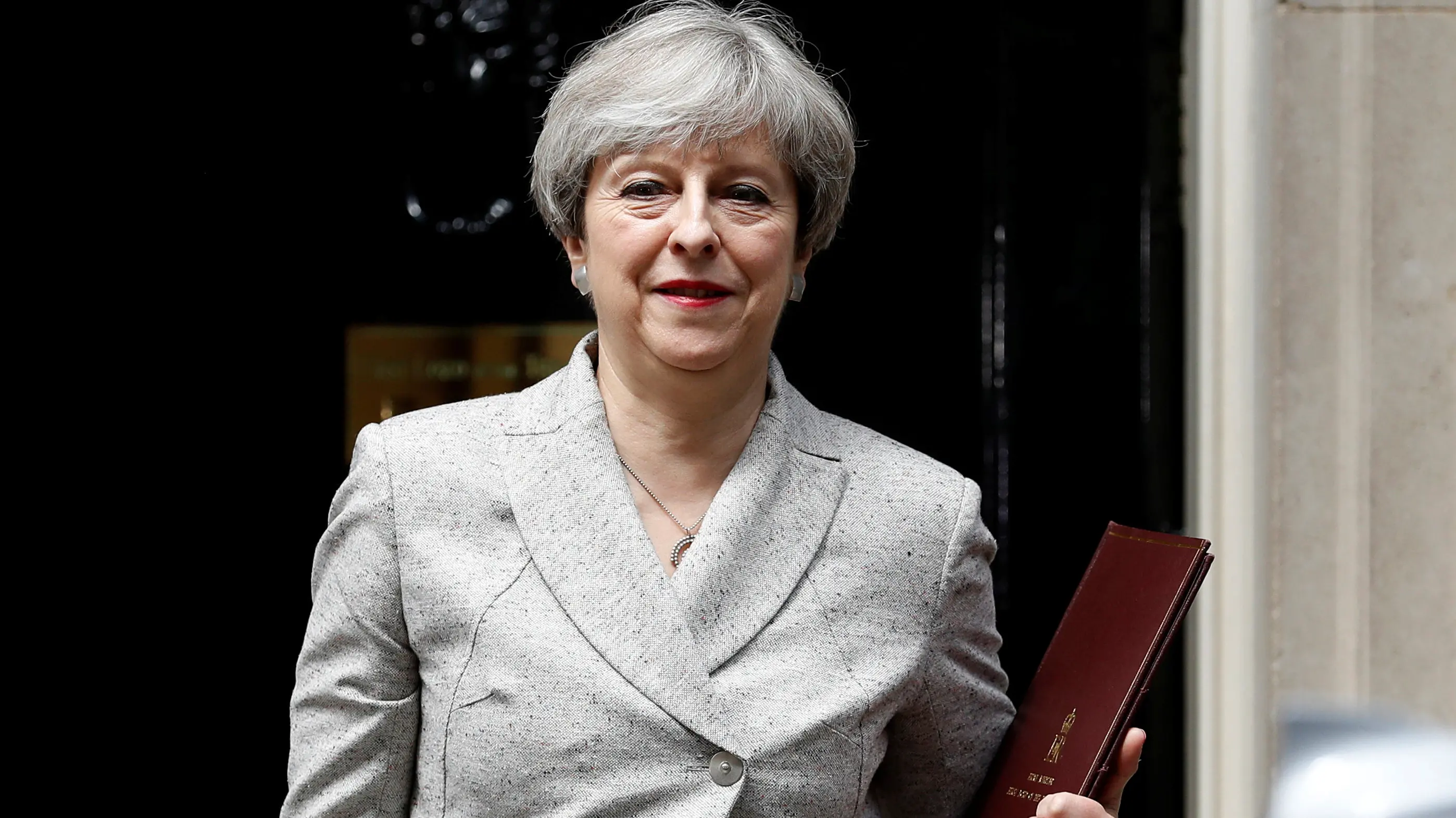 May nears deal with Northern Irish 'kingmakers'
