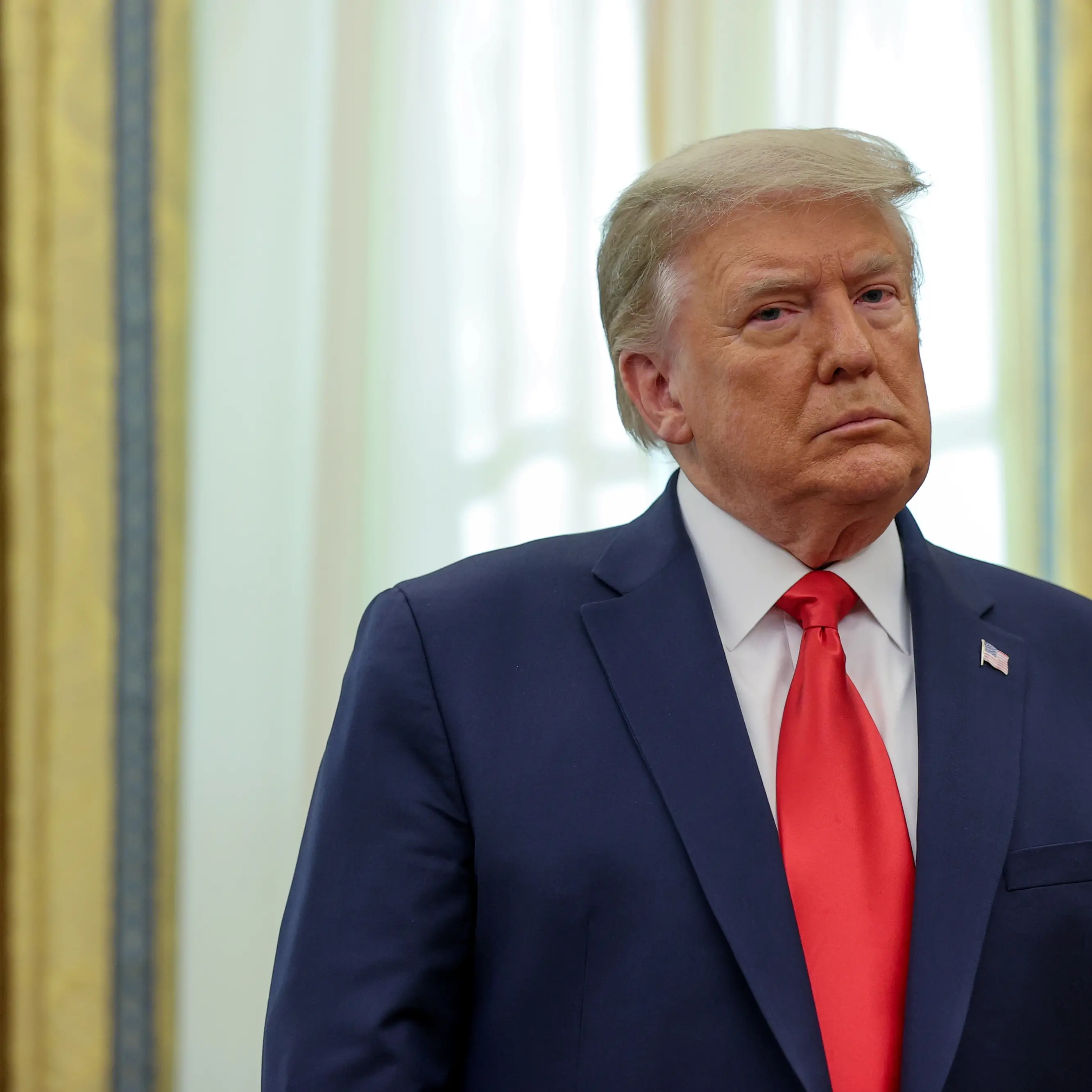 Democrats begin push to remove Trump