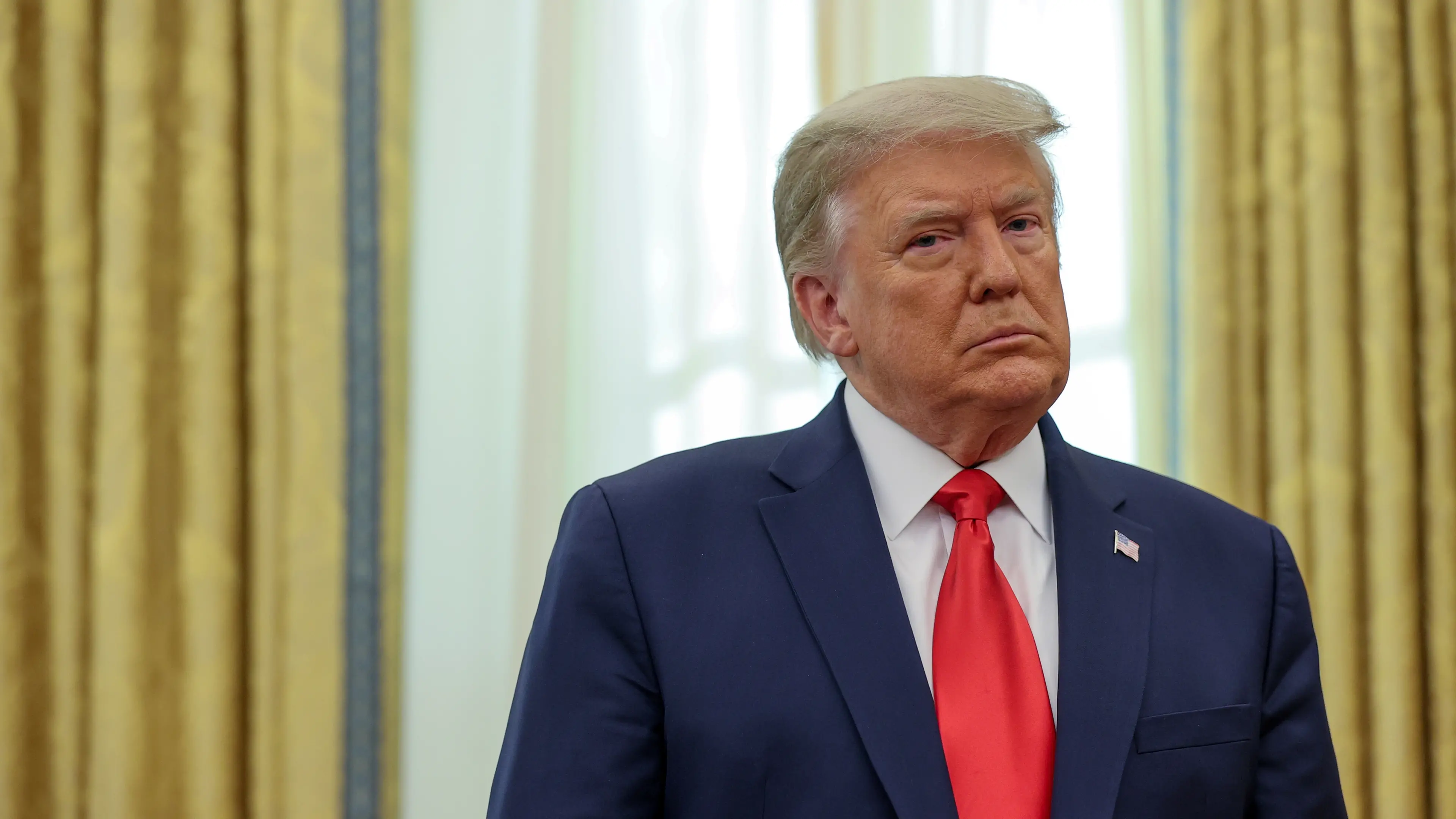 Democrats begin push to remove Trump