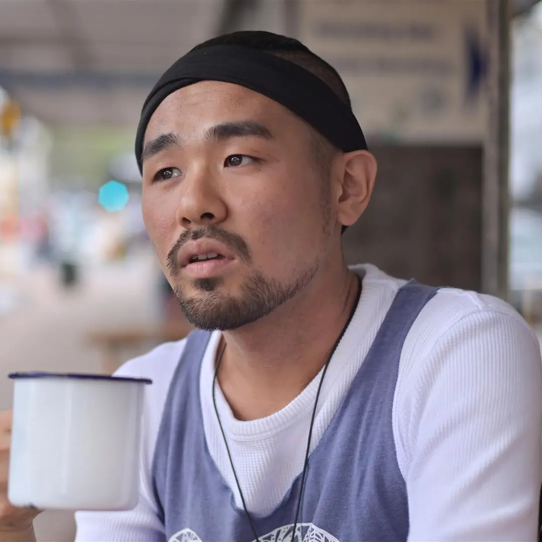 Migrant artist speaks of struggle