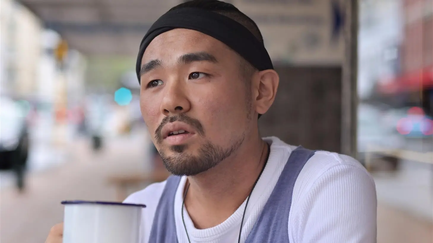 Migrant artist speaks of struggle