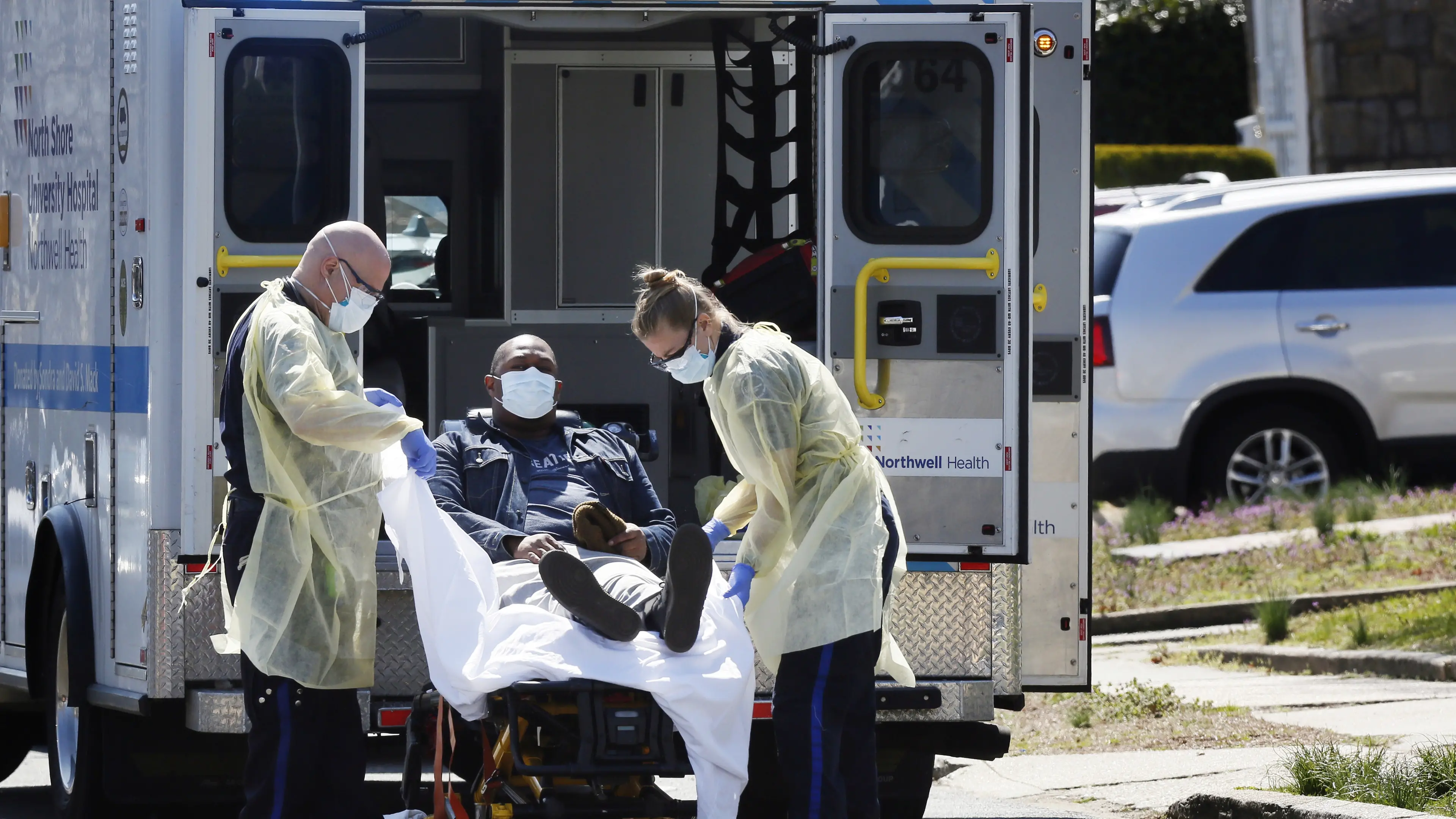 Hospitals reel as US leads world in coronavirus cases