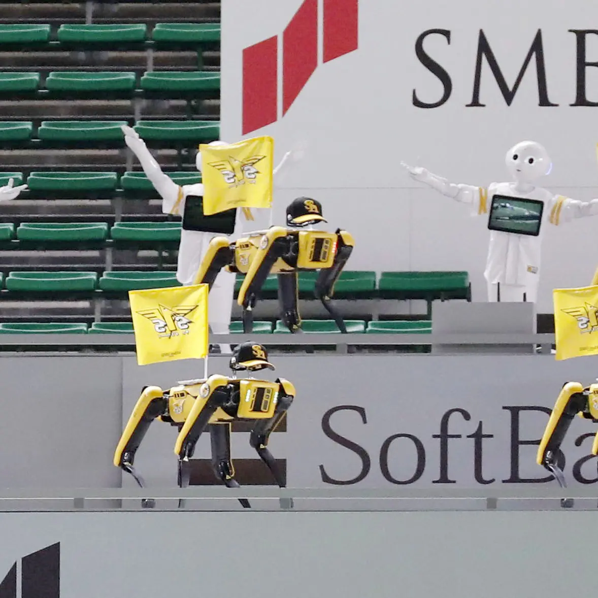 Dancing robots replace fans at Japanese baseball game