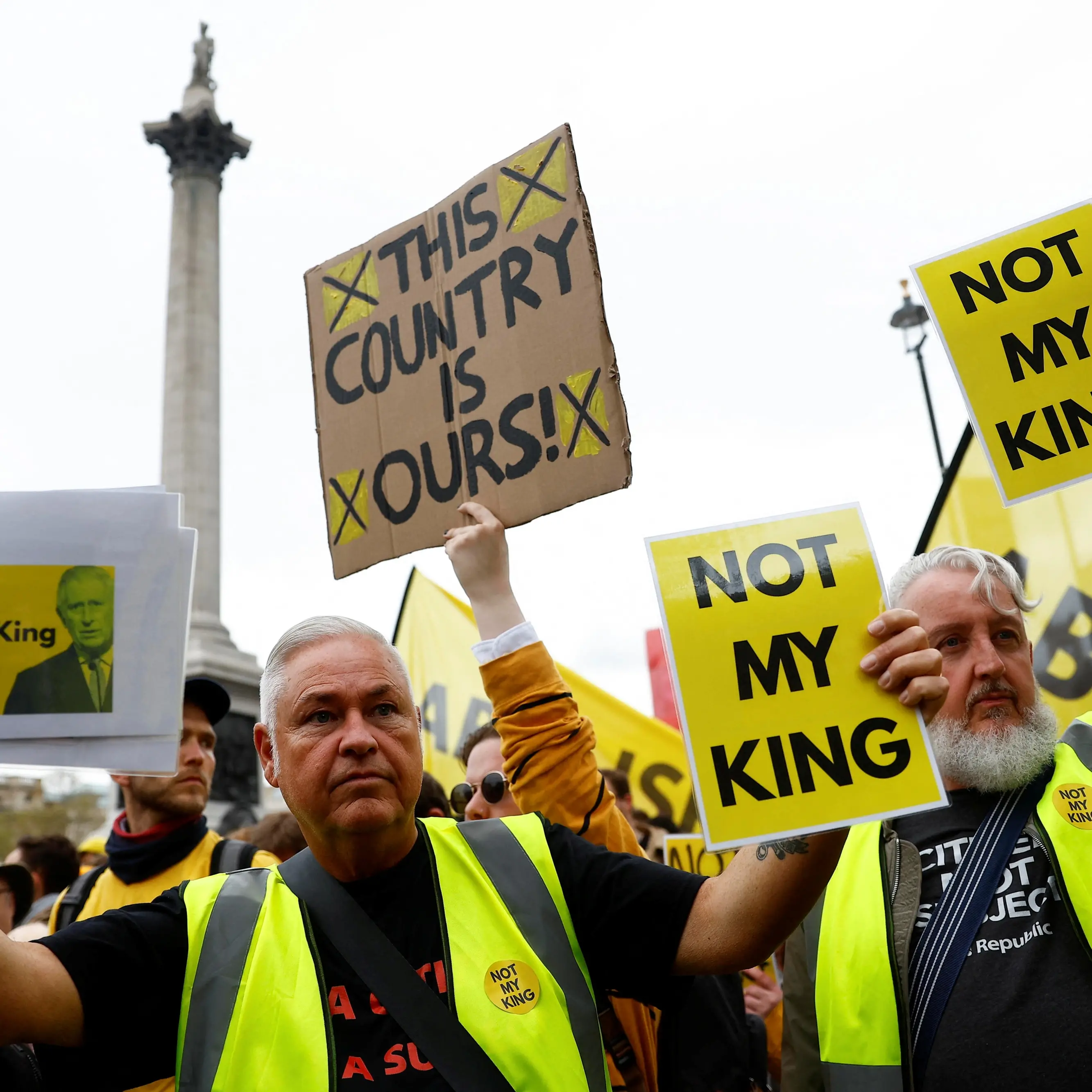 Police arrest anti-monarchy protesters before coronation