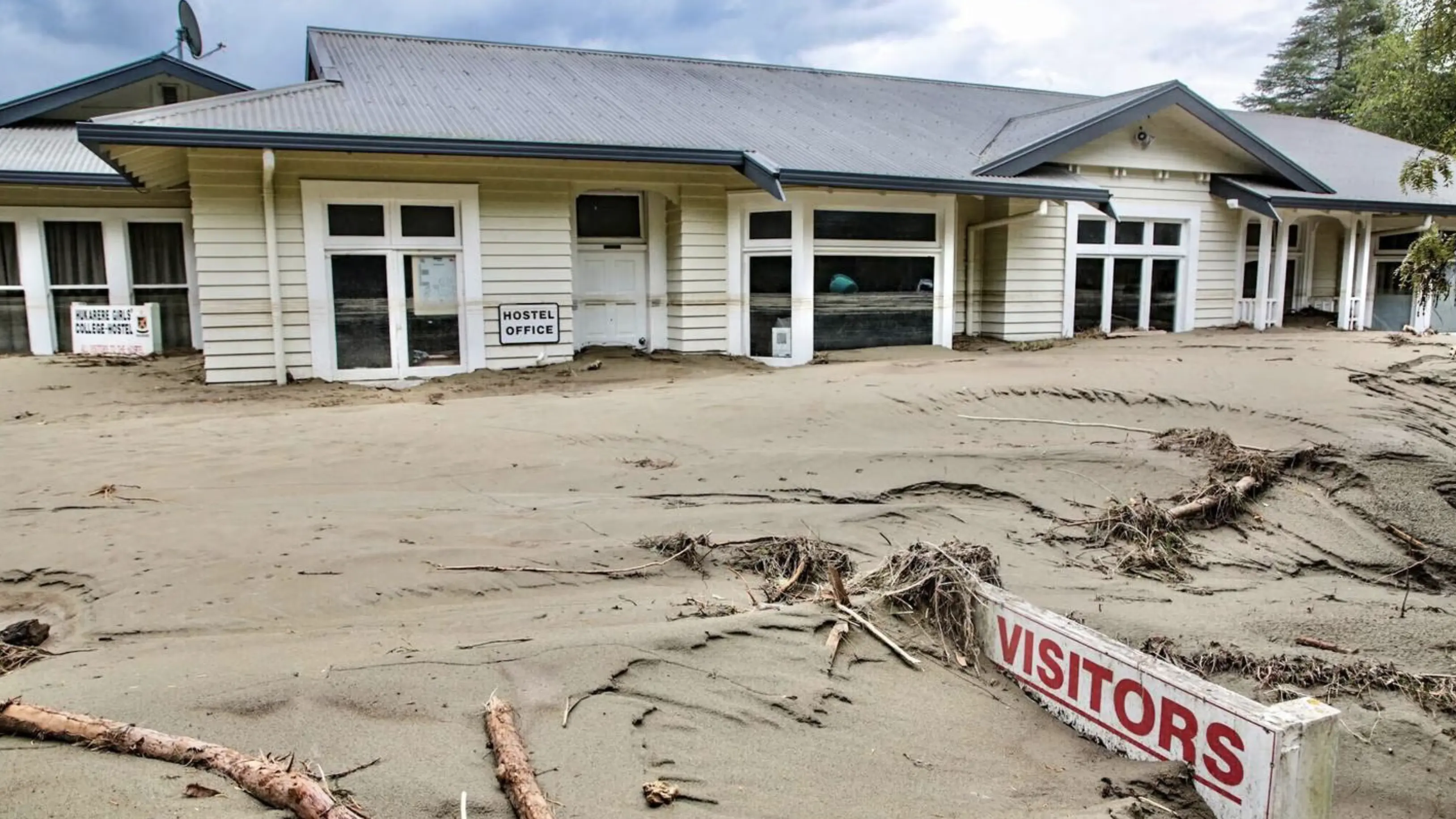 Govt reveals $941m cyclone, floods recovery package