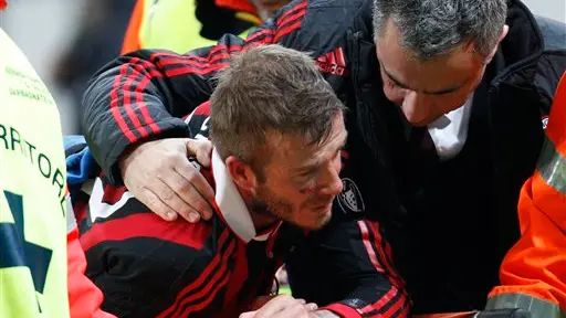 Football: Beckham tears Achilles tendon