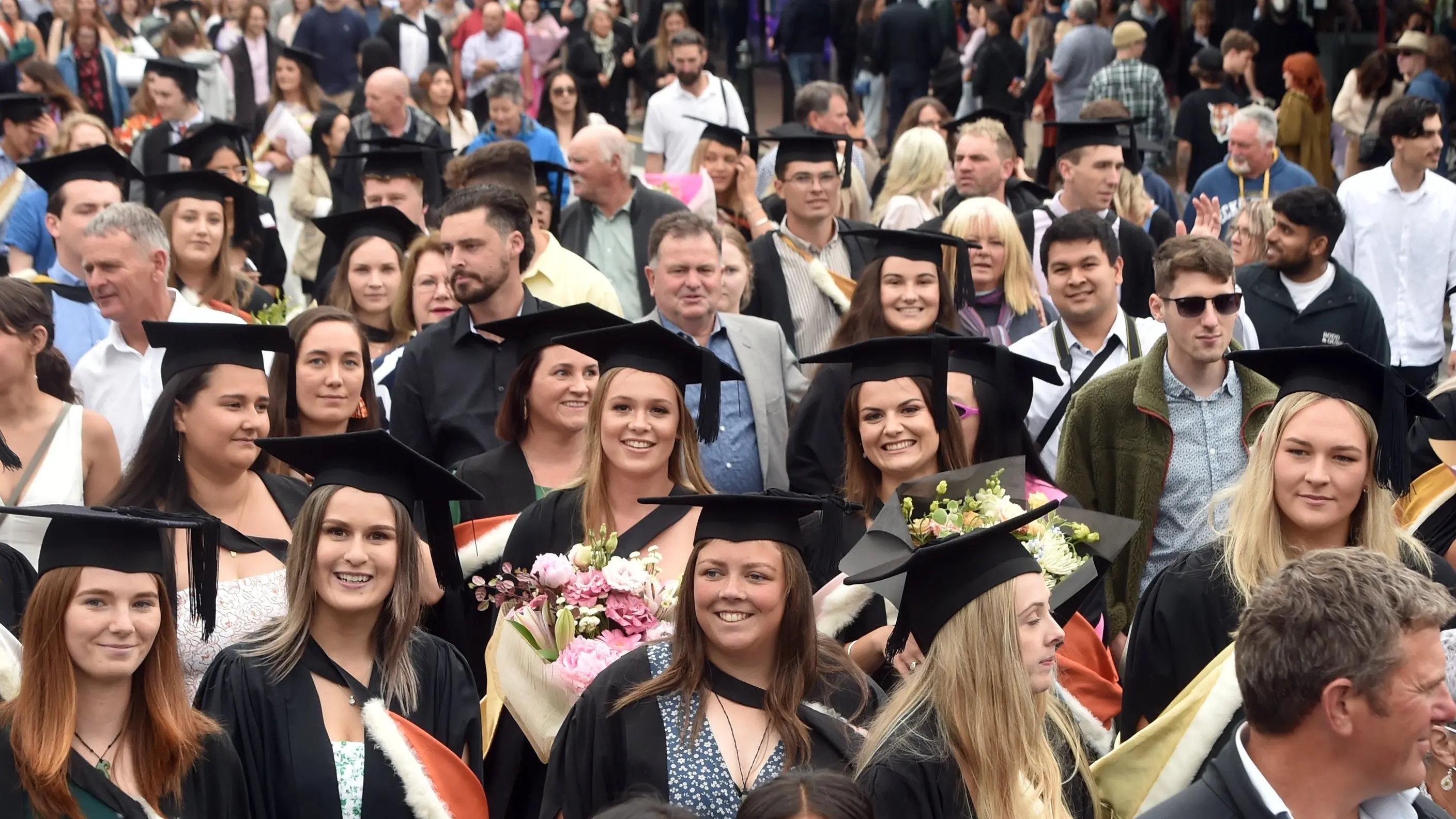 Otago University graduands, 4pm