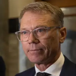 Minister quizzed about exchange with TVNZ chair
