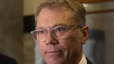 Minister quizzed about exchange with TVNZ chair