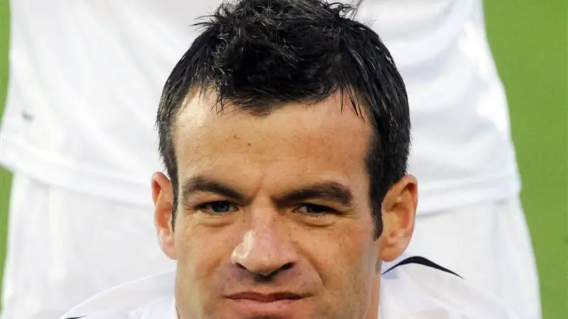 Football: Nelsen tips England to go all the way