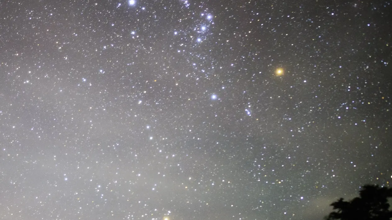 Hot tub astronomy in summer