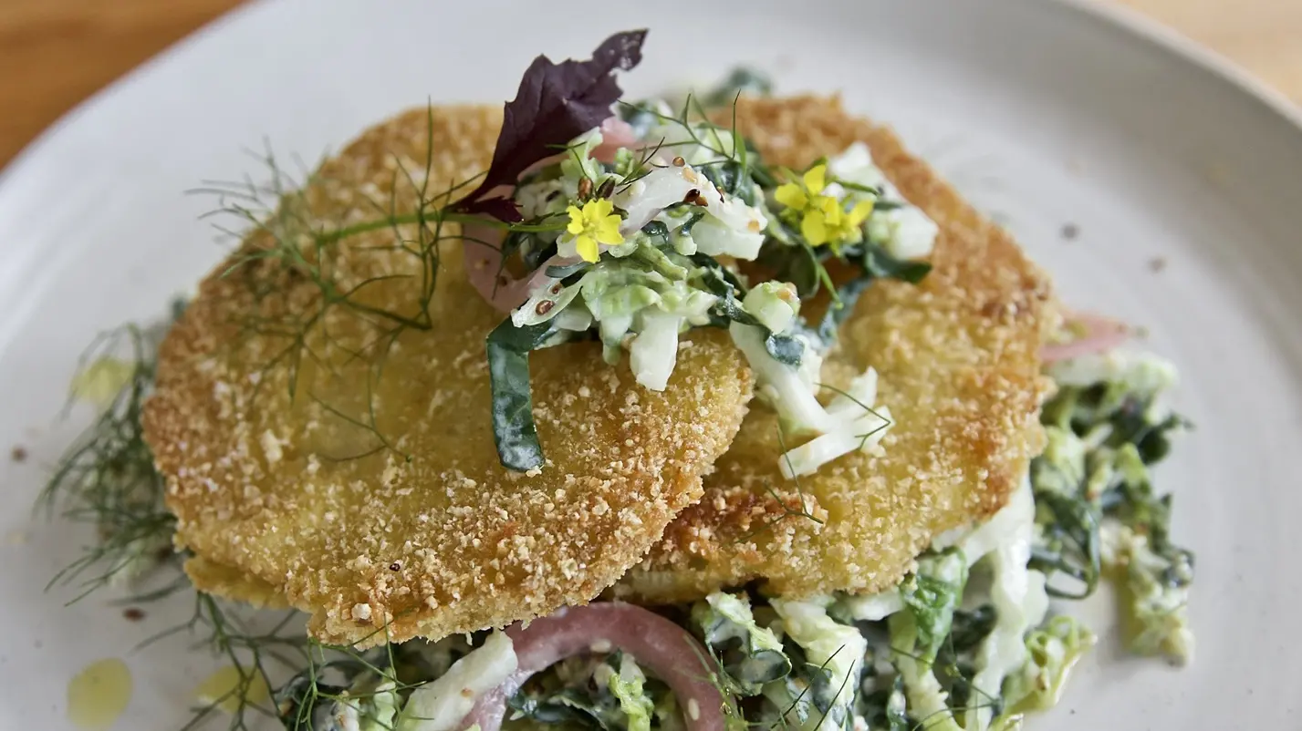 Crispy fried kohlrabi with a yoghurty slaw