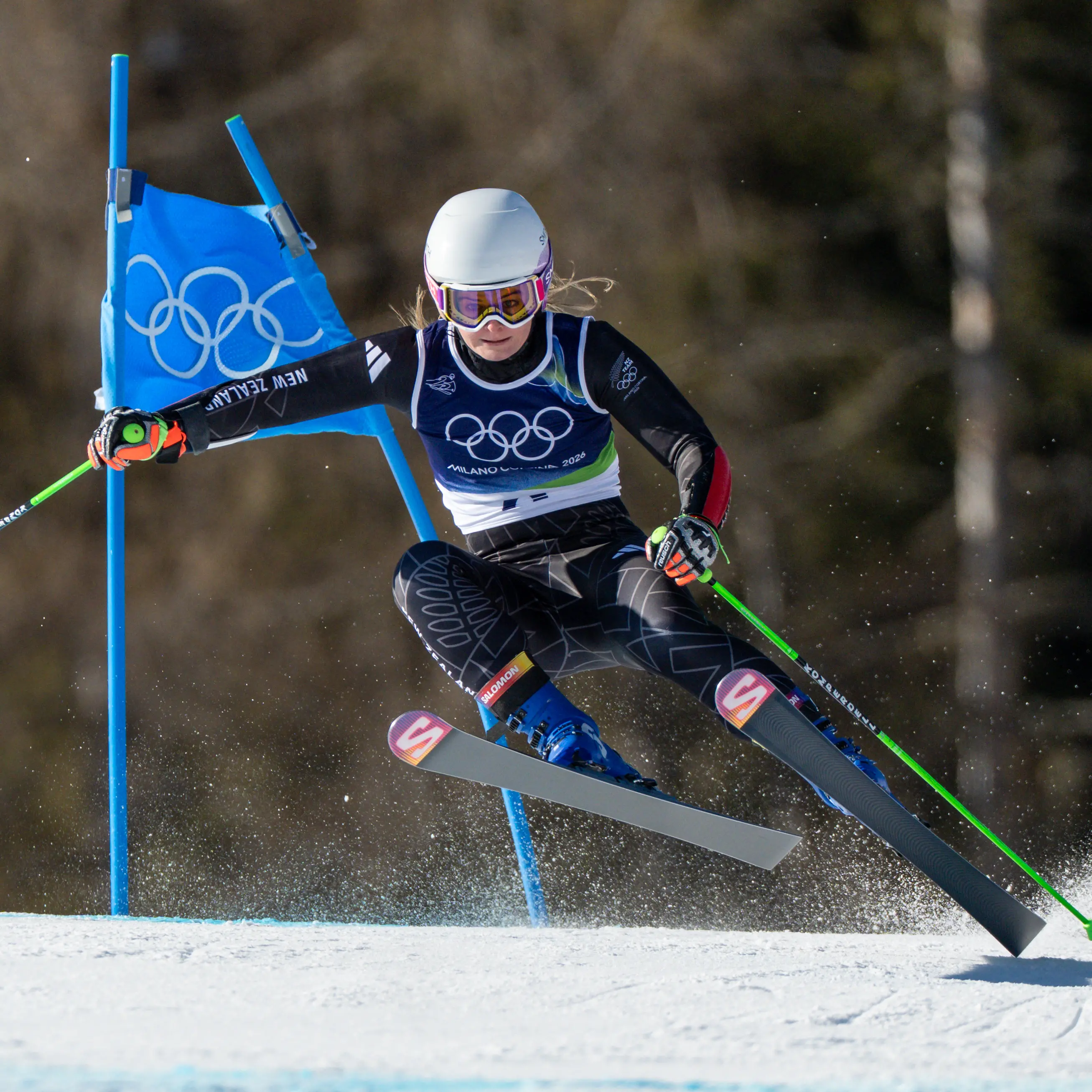 Robinson misses medals, Harrington into final