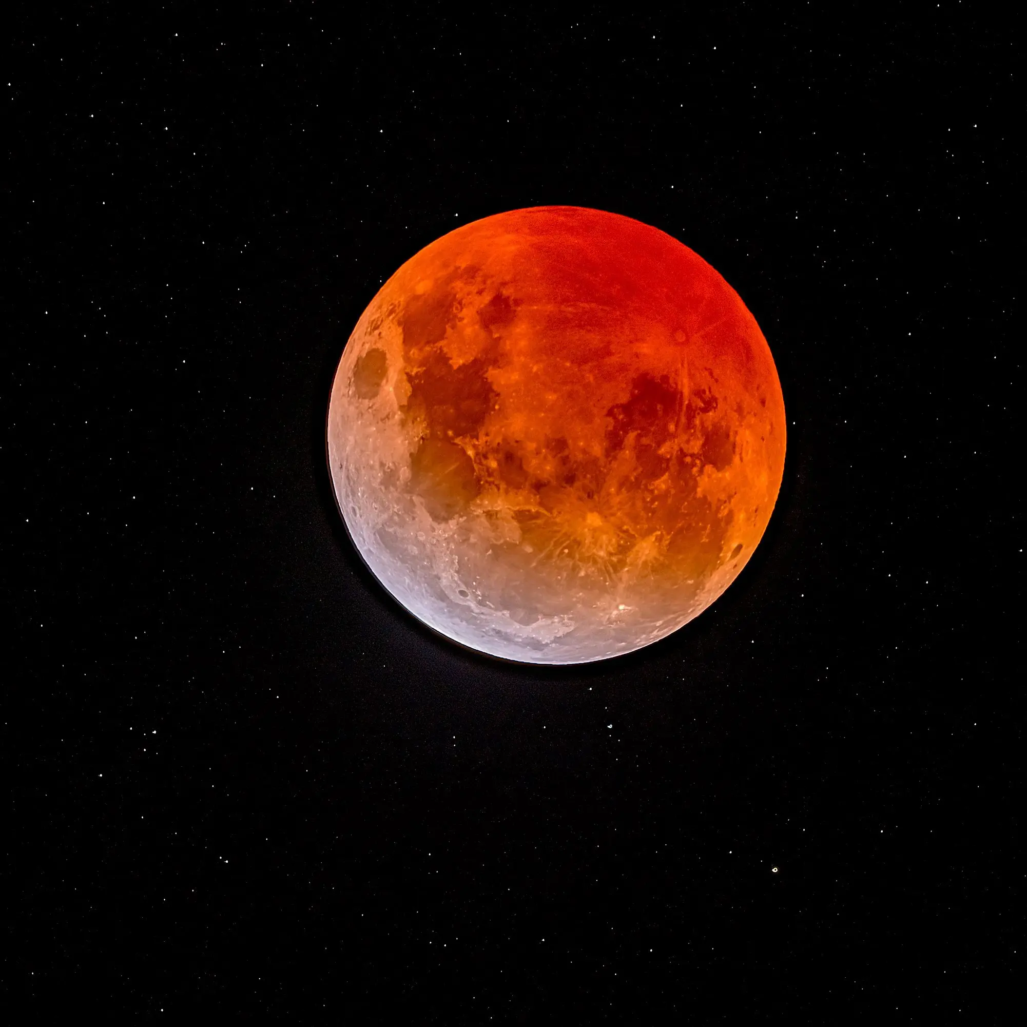 Lunar eclipse perfectly placed