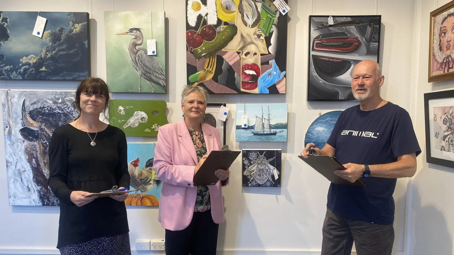 Art awards opened to all NZ