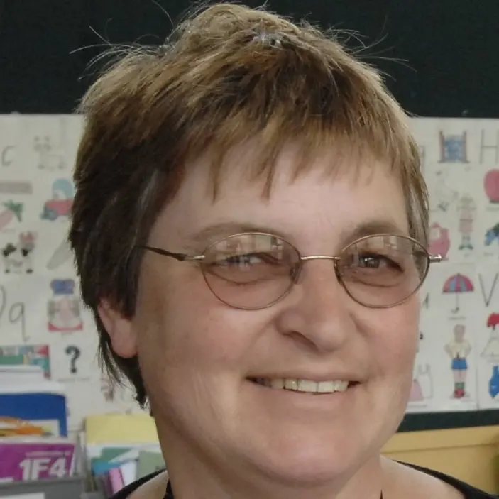 Schools review shock for Calton Hill head