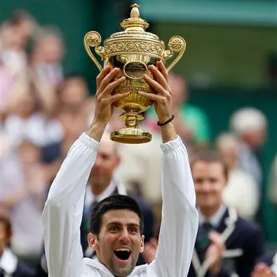 Tennis: Djokovic claims Wimbledon crown