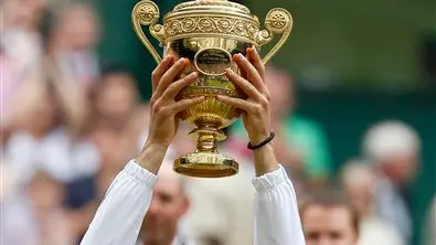 Tennis: Djokovic claims Wimbledon crown
