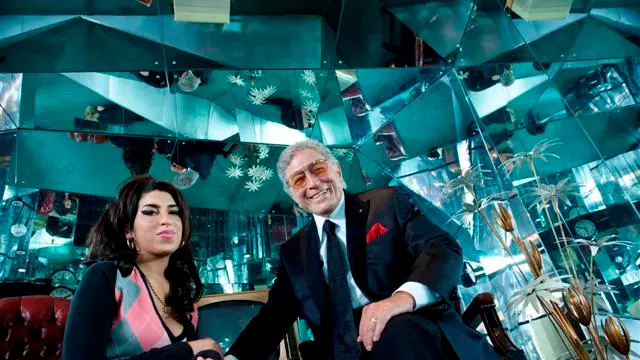 Amy Winehouse likely died of seizure, dad says
