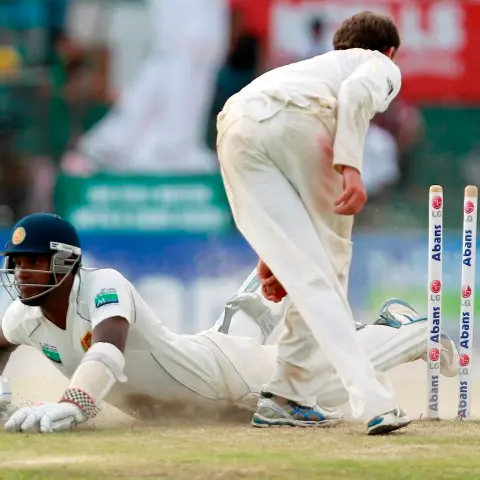 Cricket: Sri Lanka build lead over Australia