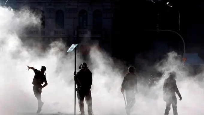 Greeks riot amid general strike