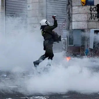 Death in Greek riots, Govt faces dissent