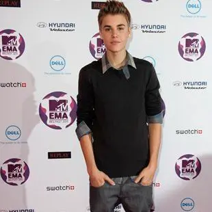 Bieber to take paternity test: spokesman