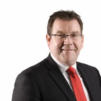 Robertson backs Shearer's bid