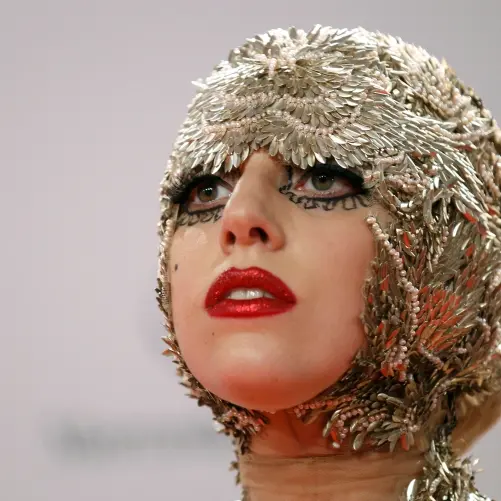 Gaga gives naughty Christmas gig