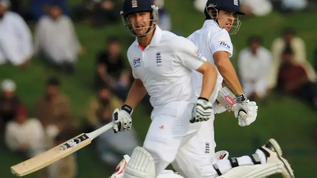 Cricket: Late wickets slow England push