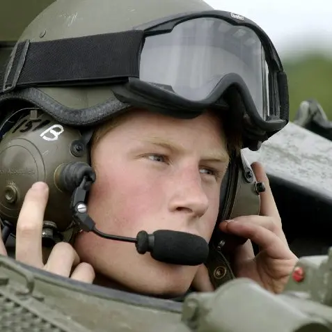 Prince Harry qualifies as chopper pilot