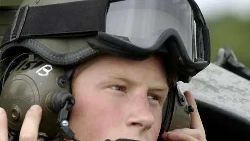 Prince Harry qualifies as chopper pilot