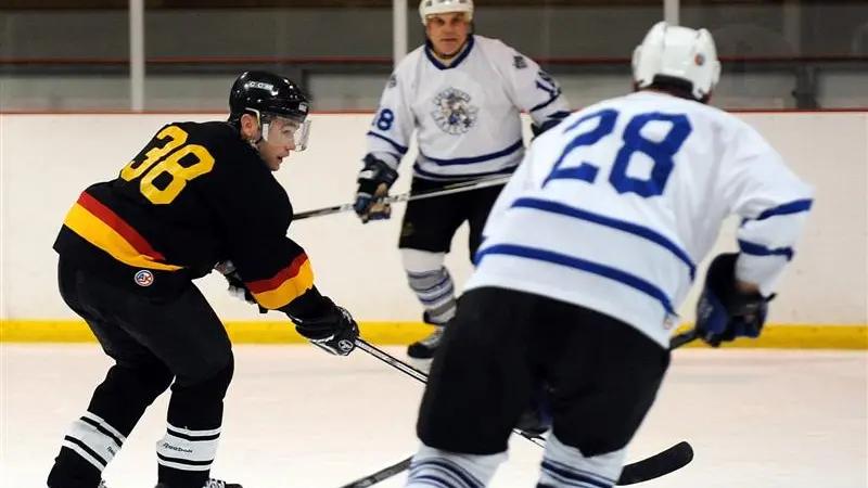 Ice hockey: Marauders show they are team to beat