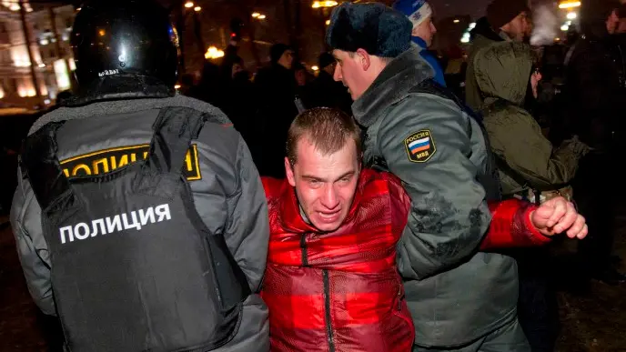 Thousands challenge Putin's election win