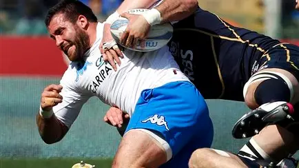Rugby: Italy win leaves Scotland last