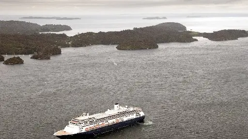 'Volendam' to bid port farewell for time being