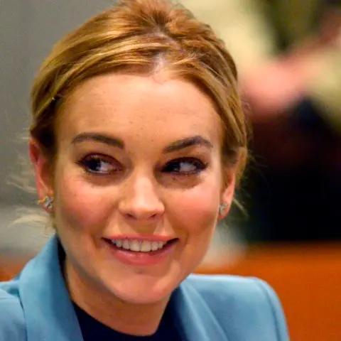 Lohan comeback forges ahead with Liz Taylor role