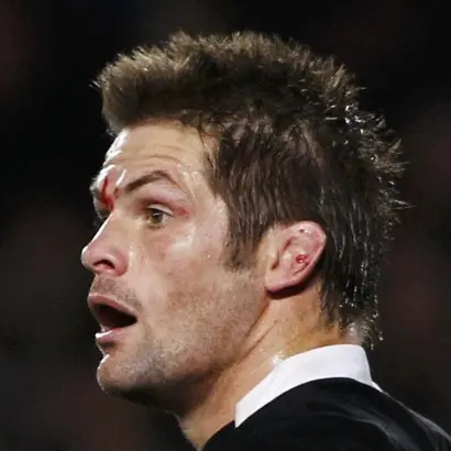 Rugby: McCaw to return, from bench