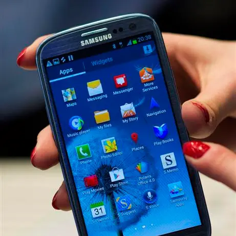 Samsung unveils latest Galaxy rival to iPhone