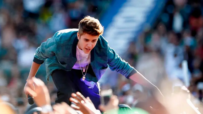 'Vampire Diaries', Bieber lead teen choice nominees