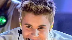 Bieber accused of assaulting photographer