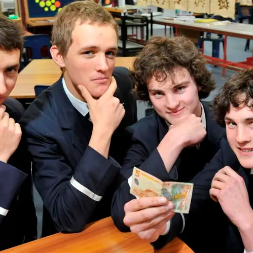 Pupils set out long-term fiscal policy