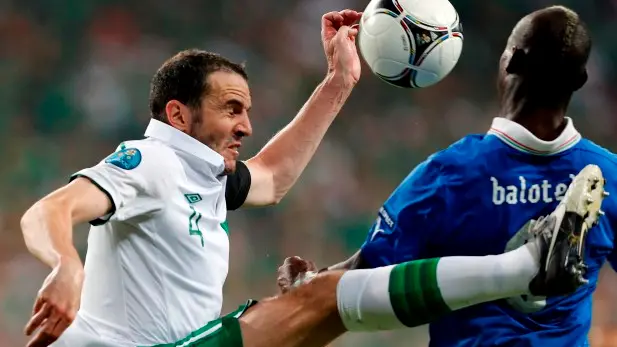 Football: Italy down Ireland to progress