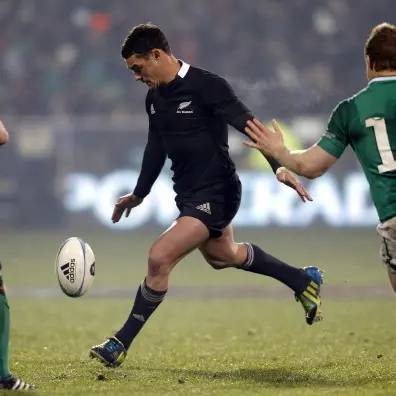 Rugby: Carter out for up to three weeks