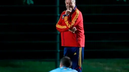 Football: Spain won't change style despite critics